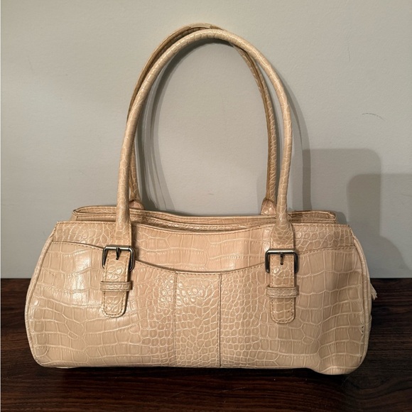 LIZ CLAIBORNE Cream Croc Embossed Faux Leather Top Handle Bag East-West - Picture 2 of 16